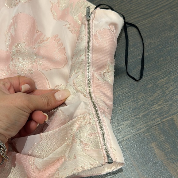 Pre-Owned Revolve NBD Regina Top in Nude Pink size Medium - Picture 6 of 10